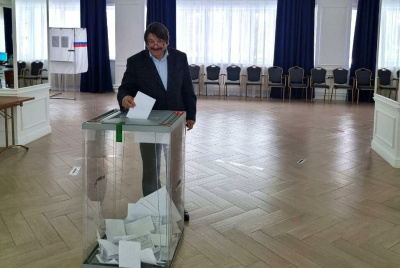 Гендиректор "ЖДЯ" Василий Шимохин проголосовал на выборах главы Алданского района / ЯСИА  Алданский Республика Саха (Якутия)