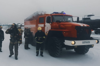 В Якутске пострадал мужчина, пытаясь спасти машину от огня / ЯСИА Якутск Якутск Республика Саха (Якутия)