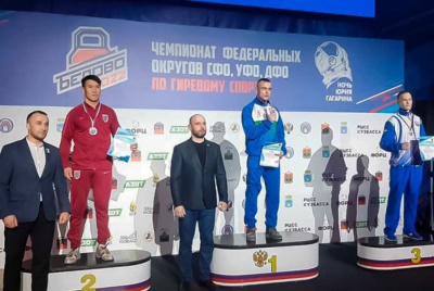 Сотрудник УФСИН стал призером чемпионата федеральных округов по гиревому спорту / ЯСИА   