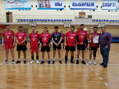 Волейбольные схватки были посвящены 100-летию ЯАССР /   Мирнинский 