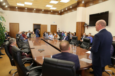 Глава района встретился с работниками Мирнинского ГОКа /   Мирнинский Республика Саха (Якутия)