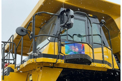 К 100-летию ЯАССР предприятие "Полюс Алдан" приурочило запуск более 15 новых автосамосвалов / ЯСИА   