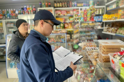 В Якутске у собственников торговых объектов проверяют наличие договоров на вывоз ТКО / ЯСИА Якутск Якутск Республика Саха (Якутия)
