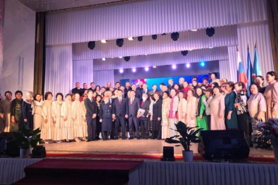 В Хангаласском улусе Якутии состоялось торжественное собрание общественности / ЯСИА  Хангаласский Республика Саха (Якутия)