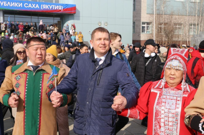 Осуохай мира на площади Мирного /   Мирнинский Мирнинский