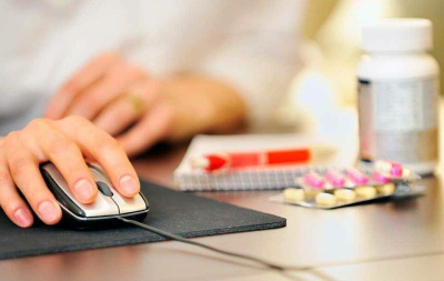 Путин поручил подготовить эксперимент по дистанционной торговле рецептурными лекарствами / ЯСИА   