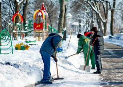 hh.ru: Сколько компания должна заплатить сотрудникам, если они работают в праздники? / ЯСИА   