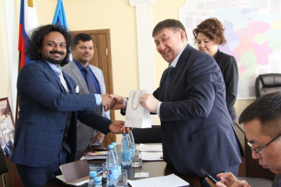 Якутия и Индия будут развивать совместные фольклорные проекты и кино / ЯСИА   Республика Саха (Якутия)