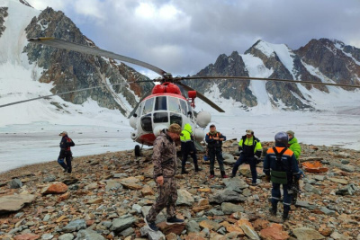 В Якутии успешно эвакуировали пострадавших с горы Победа / ЯСИА   