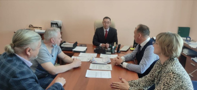 Депутаты районного Совета работали в поселке Алмазный /   Мирнинский Мирнинский