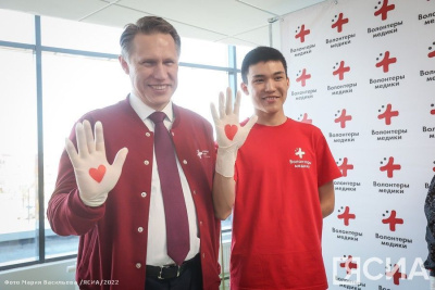 Михаил Мурашко поблагодарил волонтеров-медиков Якутии за вклад в борьбу с пандемией / Дмитрий Осипов   Республика Саха (Якутия)