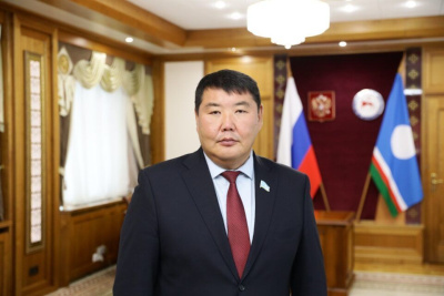 Алексей Еремеев поздравляет якутян с Первомаем / ЯСИА   Республика Саха (Якутия)