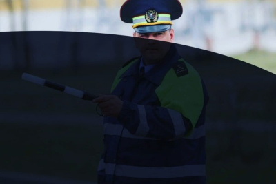 Сотрудниками Госавтоинспекции проведено профилактическое рейдовое мероприятие «Тонировка» / ЯСИА   