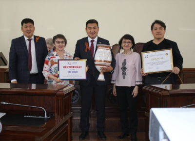 Первомайская колонна НВК «Саха» признана победителем в номинации «За сильные профсоюзы» / ЯСИА   