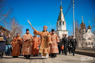 Участники Крестного хода в Якутске почтили память героев Великой Отечественной войны / Андрей Сорокин Якутск Якутск Республика Саха (Якутия)