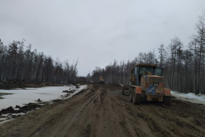 Дорожники Якутии устраняют пучинообразование на автодороге "Умнас" / ЯСИА   Республика Саха (Якутия)