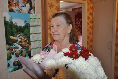 Глава Ленского района передал поздравления блокаднице Нине Ягнышевой / ЯСИА  Ленский Республика Саха (Якутия)