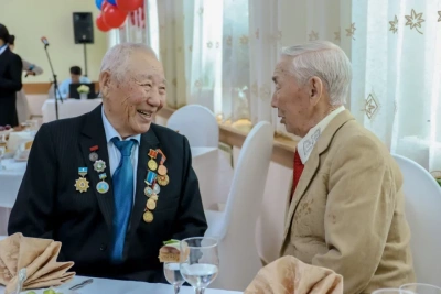 В Якутии поздравили ветеранов Администрации главы и правительства республики / ЯСИА   Республика Саха (Якутия)