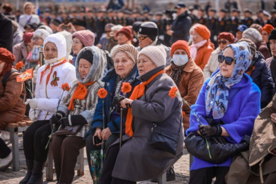 В Якутске почтили память героев и поздравили ветеранов войны и тыла / Анастасия Филиппова Якутск Якутск Республика Саха (Якутия)