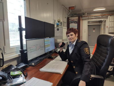 Дежурная по станции Алдан Ольга Соломина — профи своего дела / ЯСИА   