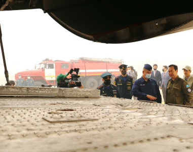 Айсен Николаев предлагает работать на опережение /   Мирнинский 