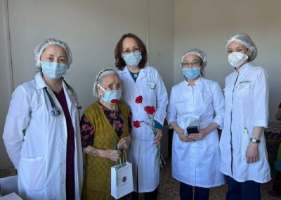 Медики Якутии посещают ветеранов войны и тыла на дому / ЯСИА   Республика Саха (Якутия)