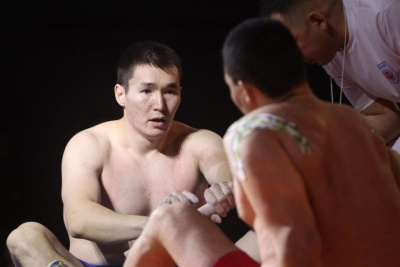 Звёзды мирового мас-рестлинга завоевали золотые медали чемпионата Якутии / Дьулустаан Сергеев   