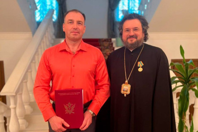 Архиепископу Роману вручили золотую медаль "За вклад в развитие уголовно-исполнительной системы" / ЯСИА   