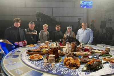 Выпуск передачи "Поле чудес", посвященный 100-летию ЯАССР, покажут 20 мая / Дьулустаан Сергеев   