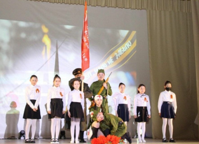 В Тикси прошла премьера военно-патриотического спектакля «Хроника военных лет» / ЯСИА   