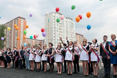 Минпросвещения рекомендует проводить последние звонки в школах очно / ЯСИА   