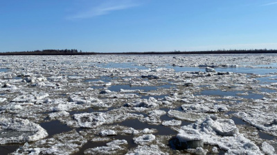 Во время ледохода на реке Колыме подтопило взлетно-посадочную полосу Зырянки / ЯСИА   