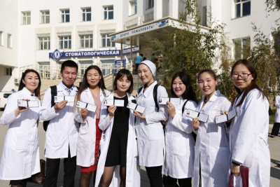 "Нацпроект "Здравоохранение". В Якутии планомерно укрепляют кадровый потенциал в медицине  / ЯСИА   Республика Саха (Якутия)