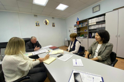 Рабочая группа министерства труда и социального развития Якутии работает в Усть-Янском улусе / ЯСИА  Усть-Янский Республика Саха (Якутия)