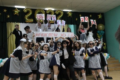 В добрый путь, выпускники седьмой! /   Мирнинский Мирнинский