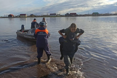Служба спасения Якутии помогает жителям подтопленных населенных пунктов / ЯСИА   Республика Саха (Якутия)