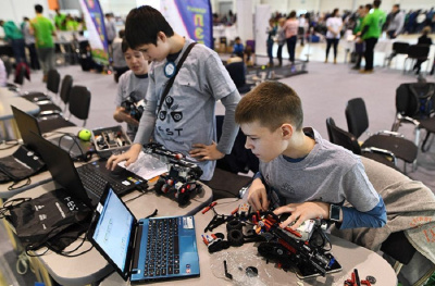 Минцифры России объявляет о старте летнего общеобразовательного проекта «День цифры» / ЯСИА   