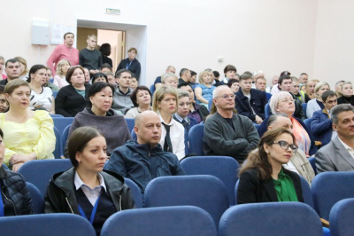 После окончания рабочего дня каждый из нас - горожанин /   Мирнинский Мирнинский