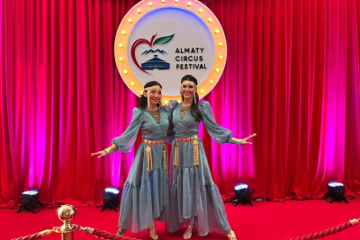 Артистки из Якутии завоевали серебро на международном цирковом фестивале в Казахстане / Майя Гоголева   