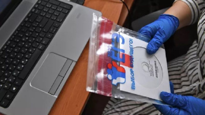 Директор гимназии Нерюнгри: Денежная премия стобалльникам - достойная награда за старания в учебе / Айаал Аргунов  Нерюнгринский Республика Саха (Якутия)