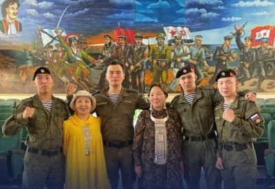 Вице-спикер парламента Якутии посетила воинскую часть морских пехотинцев / ЯСИА   Республика Саха (Якутия)