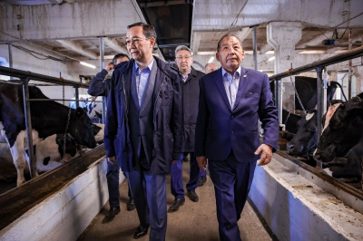 Глава Якутии отметил необходимость поддержки совхоза "Новый" в Мирнинском районе / ЯСИА  Мирнинский Республика Саха (Якутия)