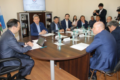 Глава республики посетил объекты совхоза «Новый» /   Мирнинский Мирнинский