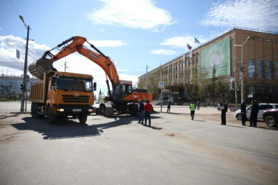 В Якутске до конца октября закрыли движение транспорта на перекрестке Ленина - Кирова / ЯСИА Якутск Якутск Республика Саха (Якутия)