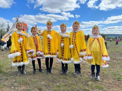 Бакалдын в Сюльдюкаре прошел дружно и весело /   Мирнинский 