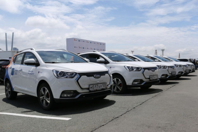 Во Владивостоке открыли первый каршеринг электромобилей / ЯСИА Владивосток Город Владивосток Приморский край