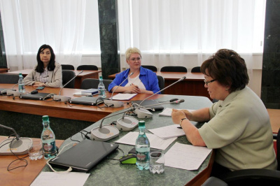 На дискуссионной площадке обсуждали тему предстоящих выборов /   Мирнинский Мирнинский