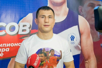 Олимпийский чемпион Роман Власов провел мастер-класс для борцов Якутии /    Республика Саха (Якутия)