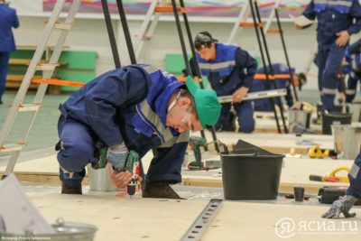 «ЕР» и стройотряды помогут восстановить инфраструктуру в Донбассе /    