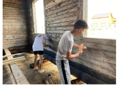 В Якутии волонтеры объединения «Zема» помогли многодетной семье /    Республика Саха (Якутия)